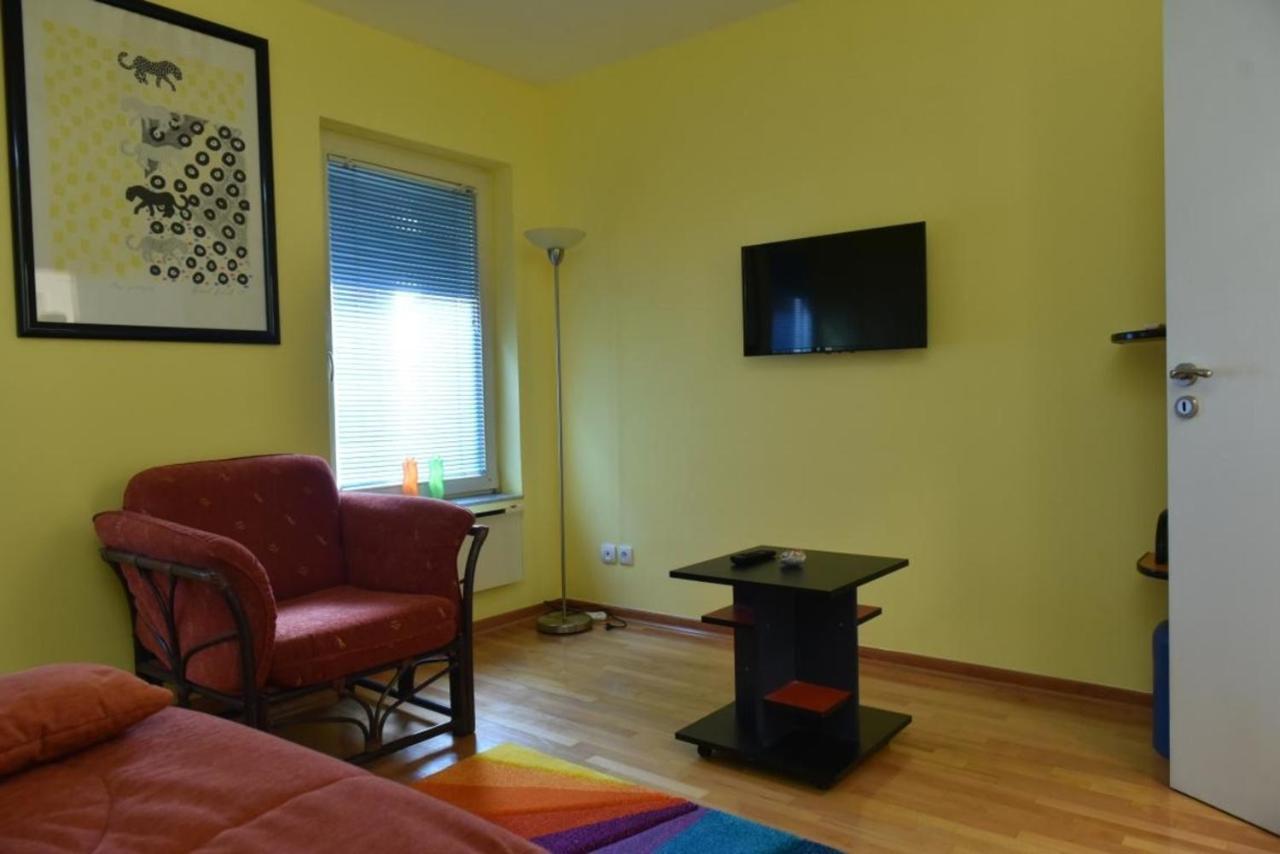 Promenada Apartmani Kruševac Zewnętrze zdjęcie