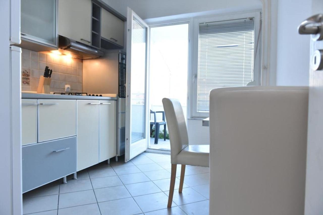 Promenada Apartmani Kruševac Zewnętrze zdjęcie